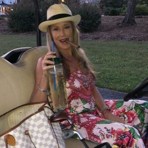 Meet your Posher, Christina